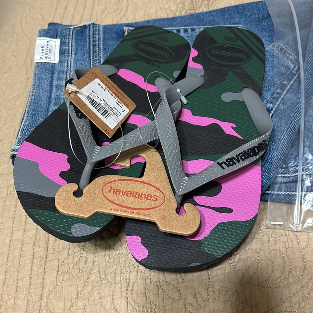 Frank & Eileen ankle cropped jeans size 31, Havaianas flip flops size 8 $63